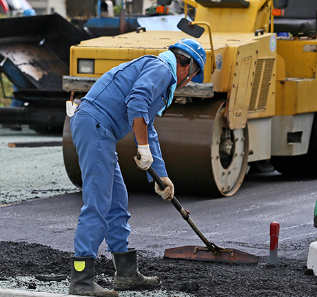 アスファルト工事のプロにお任せください